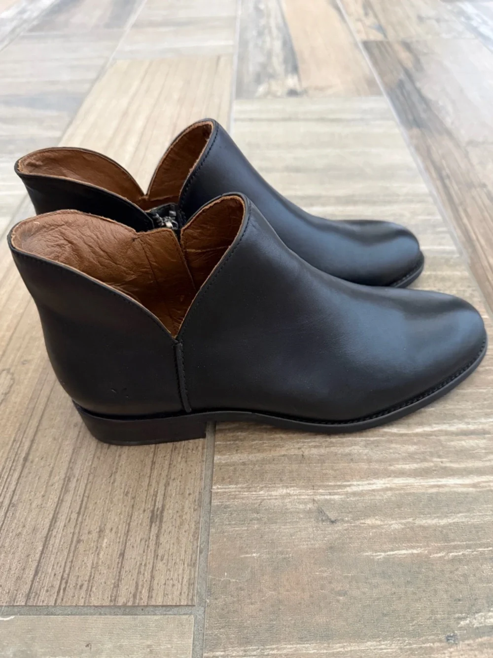 Frye Melissa Shootie 2 boots Women’s size 8 New